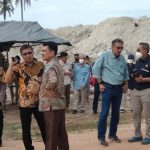 Pejabat Gubernur Babel, Ridwan Djamaluddin mellakukan sidak ke lokasi tambang ilegal Bedukang, Kamis (13/5/2022). foto :ist